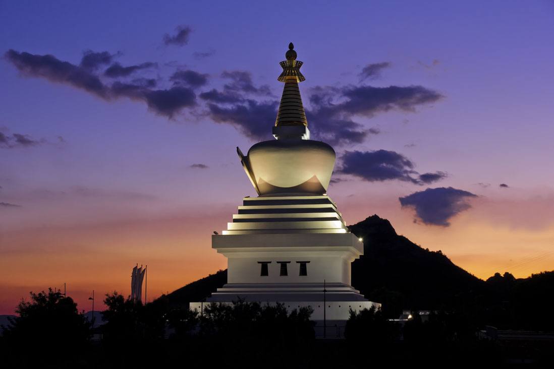 Atardecer en la Estupa Budista de Benalmadena
