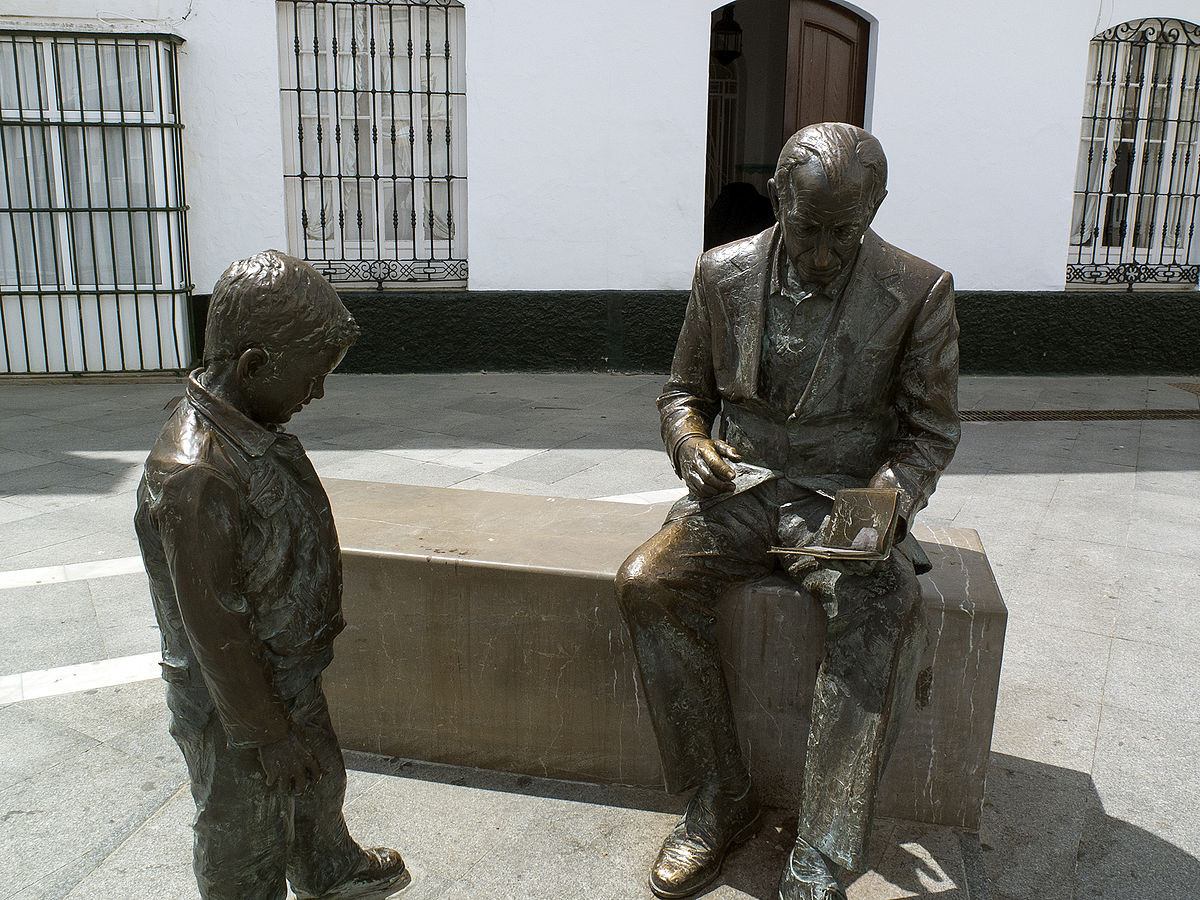 Estatua de José Saramago en la Plaza de España, Conil de la Frontera