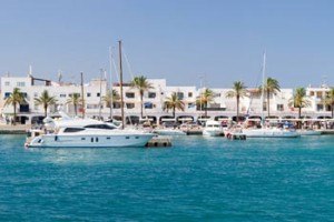 Puerto de la Savina: Guía de Formentera e Ibiza - Tripkay