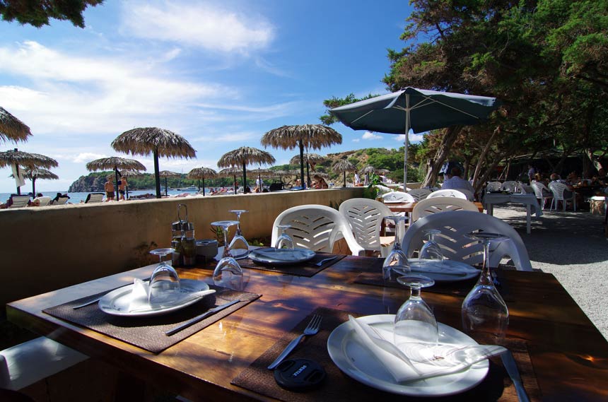 Restaurantes playa Es Jondal en Sant Josep