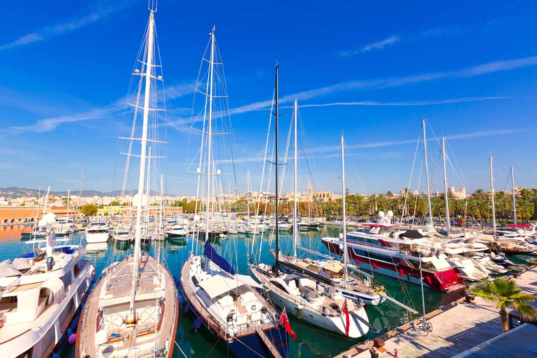 barcos del puerto de palma de Mallorca