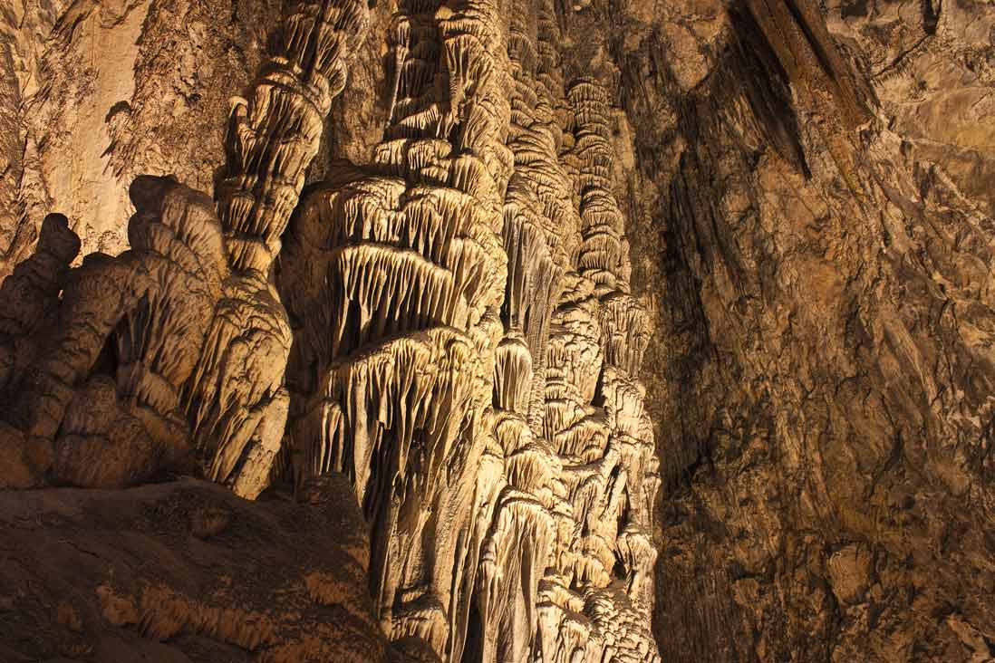 Imprescindibles de Mallorca estalactitas y estalacmitas de las cuevas de Artá en Mallorca