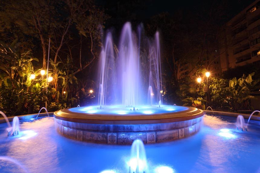 Parque de la Alameda fountain iluminated at night
