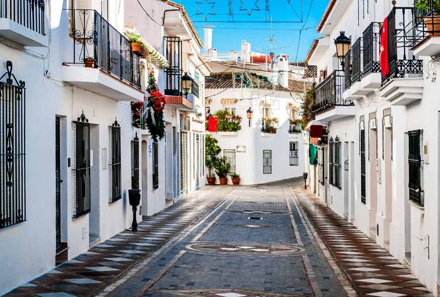 beautiful streets in Benalmádena Old Town