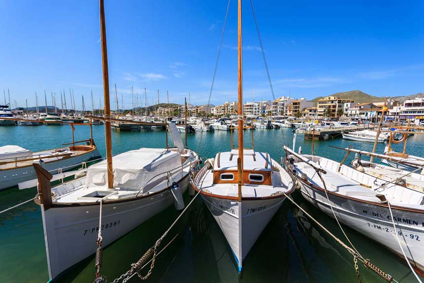 beautifull picture of the port of Pollensa and Traditional boats