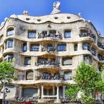 Fachada casa Milá en Barcelona
