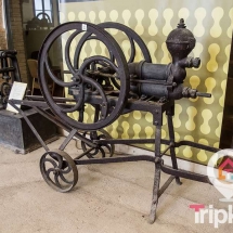 Maquinaria antiguo expuesta en el museo agricola de Cambrils