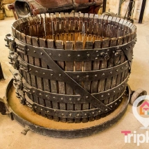 Antiguos recipientes para el vino o el aceite expuestos en el museo