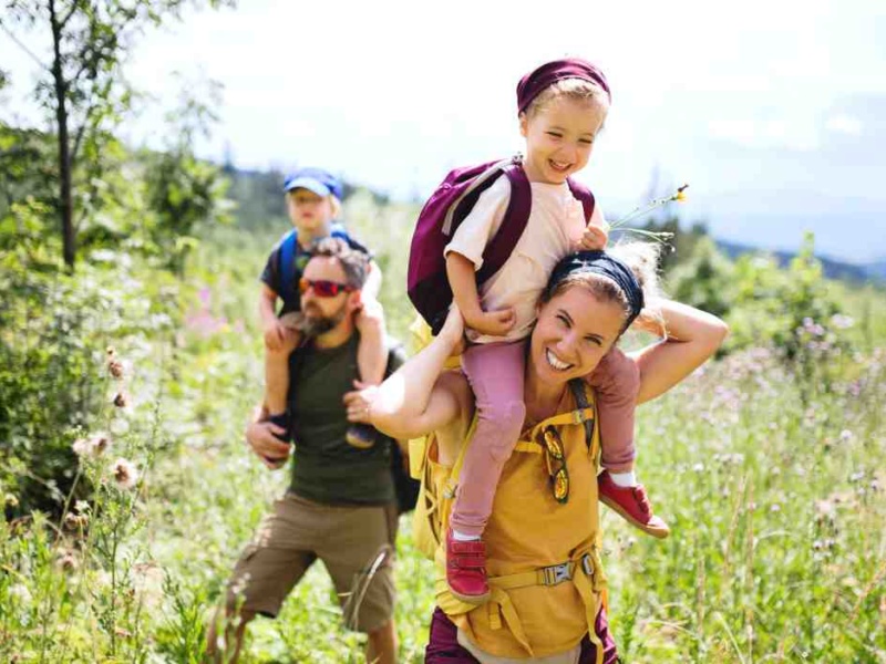ropa ligera y comoda para viajar con niños